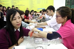 Gần 1.000 đơn vị máu được hiến tại Lễ hội Xuân Hồng 